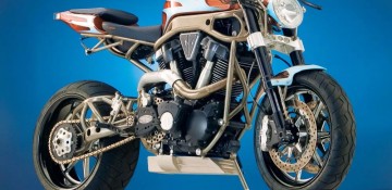 สัตว์ประหลาดข้ามสายพันธุ์ Honda RC51 Powered GC1000 จาก Sport สู่ Street Rod