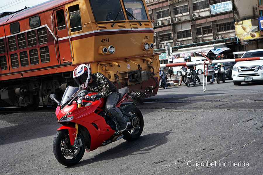รางวัลชนะเลิศประกวดภาพถ่าย-Ducati-SuperSport-Photot-Contest-