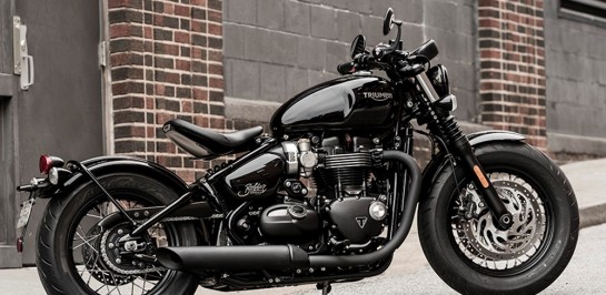 เปิดตัว New Triumph Bonneville Bobber Black