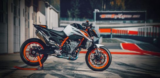 6 สิ่งที่ควรรู้ของ 2020 KTM 890 Duke R