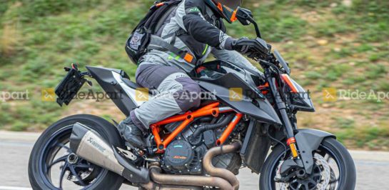 Spyshot KTM 1290 Super Duke RR เริ่มต้นทดสอบแล้ว