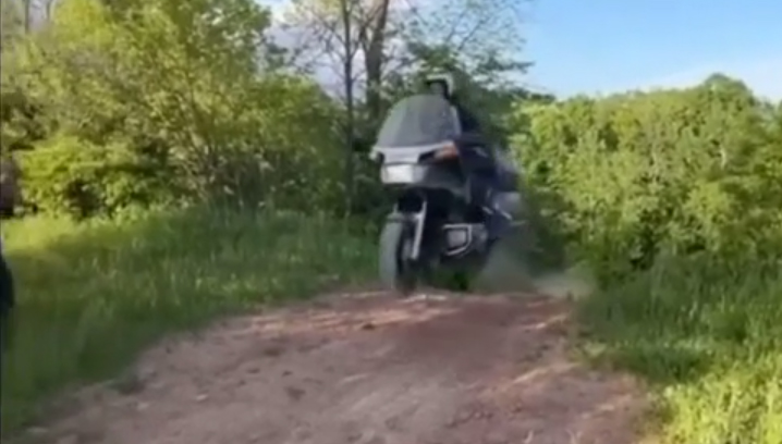 ชมคลิป Honda Goldwing ลุยทาง Off-Road