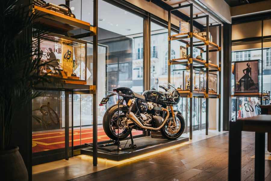 Triumph X Breitling เตรียมผลิตรถมอเตอร์ไซค์และนาฬิกา รุ่นพิเศษร่วมกัน