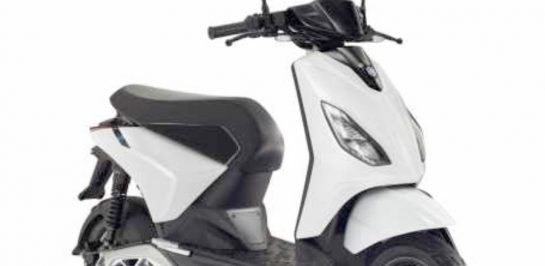 เปิดตัว PIAGGIO 1 รถสกู๊ตเตอร์ไฟฟ้า แบตฯ สามารถชาร์จได้เองตอนวิ่ง และถอดเปลี่ยนได้!