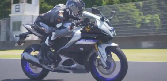 เปิดตัว All New Yamaha YZF-R15 โฉมใหม่ ยัด ABS อัพไซด์ดาวน์ แทรคชั่นคอนโทรล ควิกชิฟเตอร์!