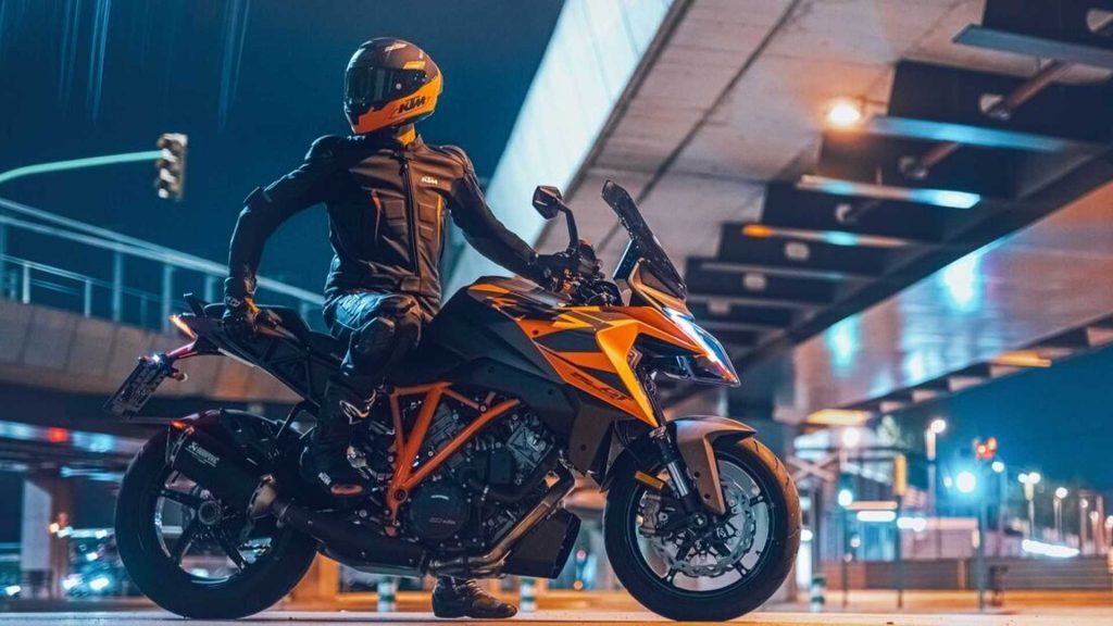 เปิดตัว 2022 KTM 1290 Super Duke GT อย่างเป็นทางการ