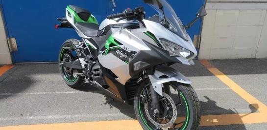 เตรียมเปิดตัว Kawasaki Ninja e-1 และ Z e-1 รถมอเตอร์ไซค์ไฟฟ้ารุ่นใหม่เร็วๆ นี้