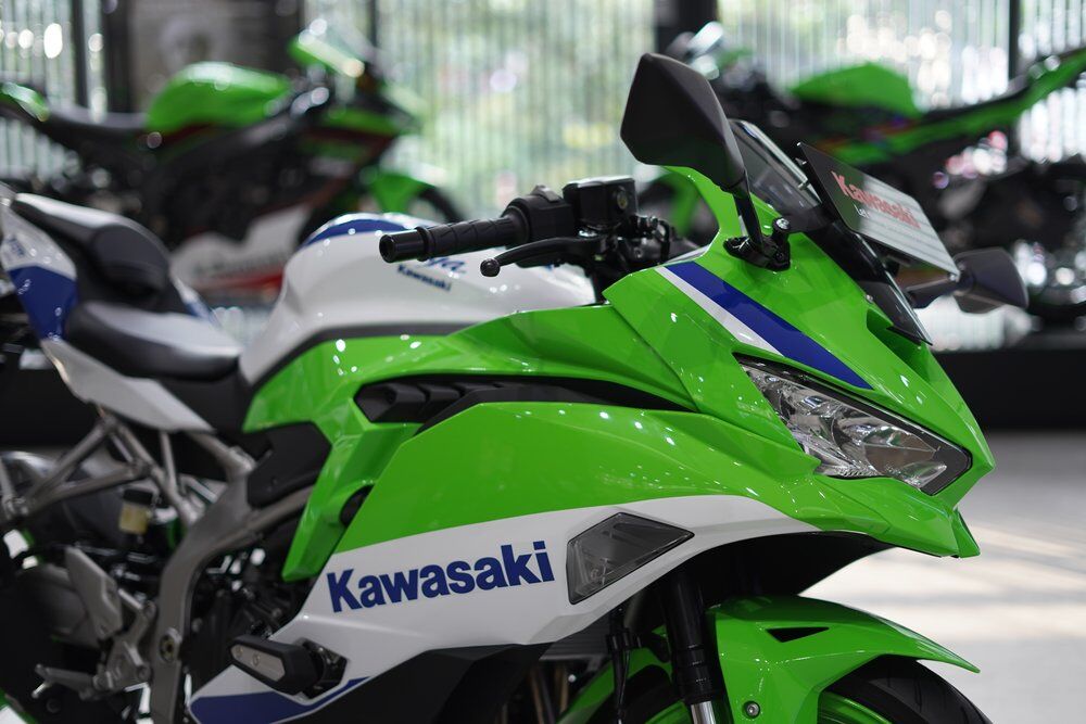 เปิดตัว Kawasaki Ninja ZX-25RR 2024 รุ่นพิเศษ "40th Anniversary Edition"