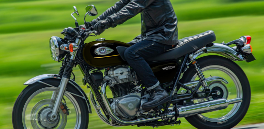 เปิดตัว Kawasaki W800 อัปเดทสีใหม่ สำหรับปี 2025